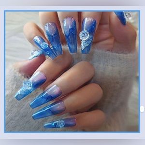 24 Pieces Fake Press On Nails Set Marble Blue with Rose